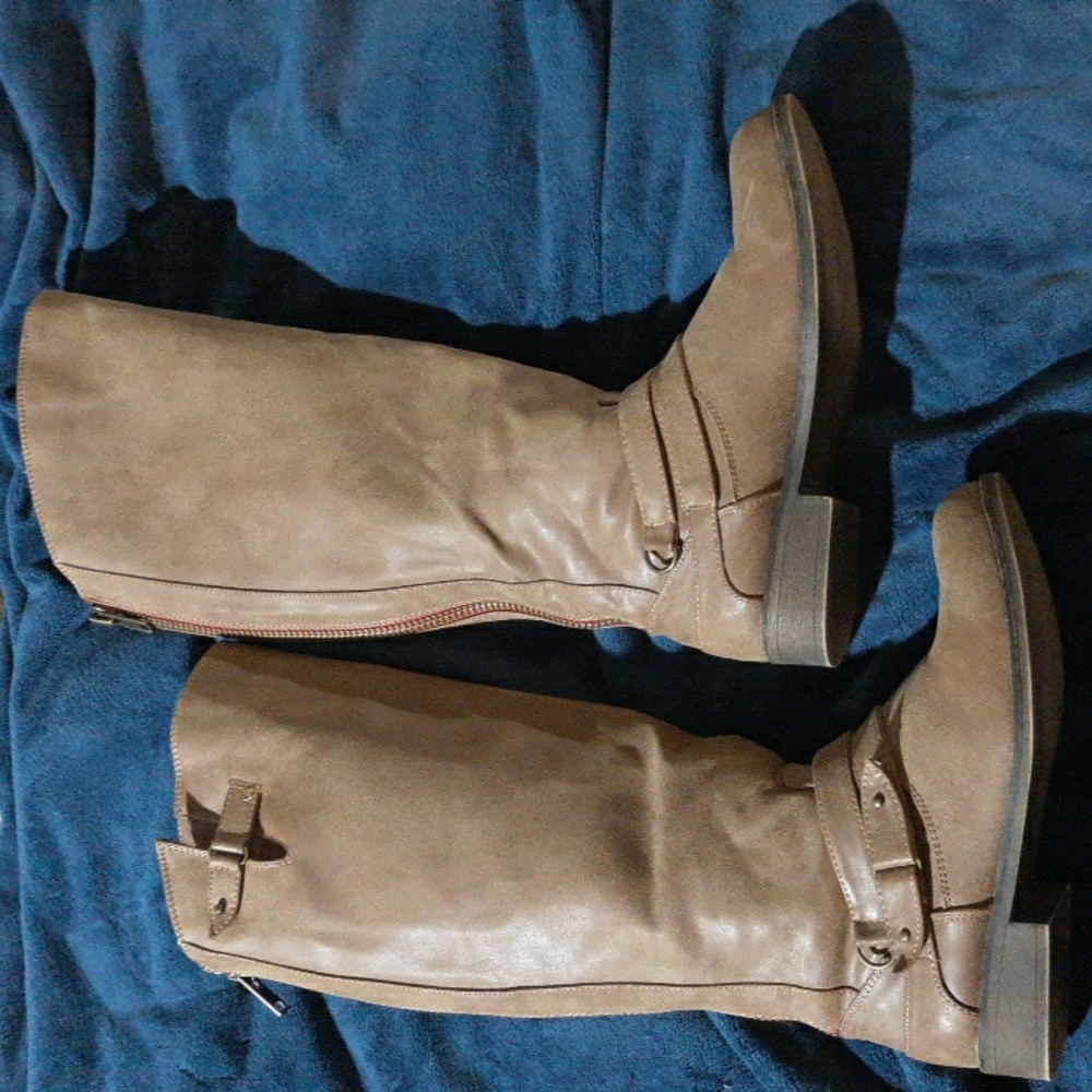 MADDEN GIRL 8.5 BROWN BOOTS